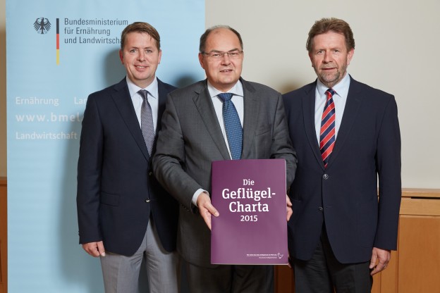 Branche überreicht Geflügel-Charta an Bundeslandwirtschaftsminister Schmidt